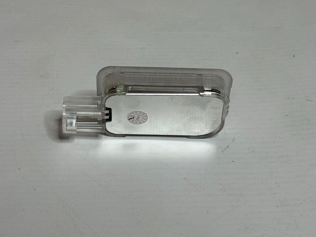LCARGO WRX08LED VS