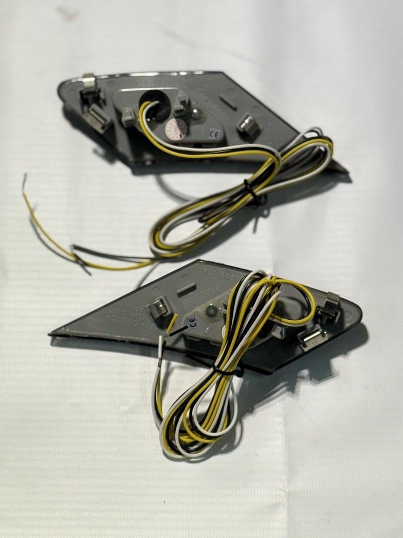 SML FRS132PGLED VS