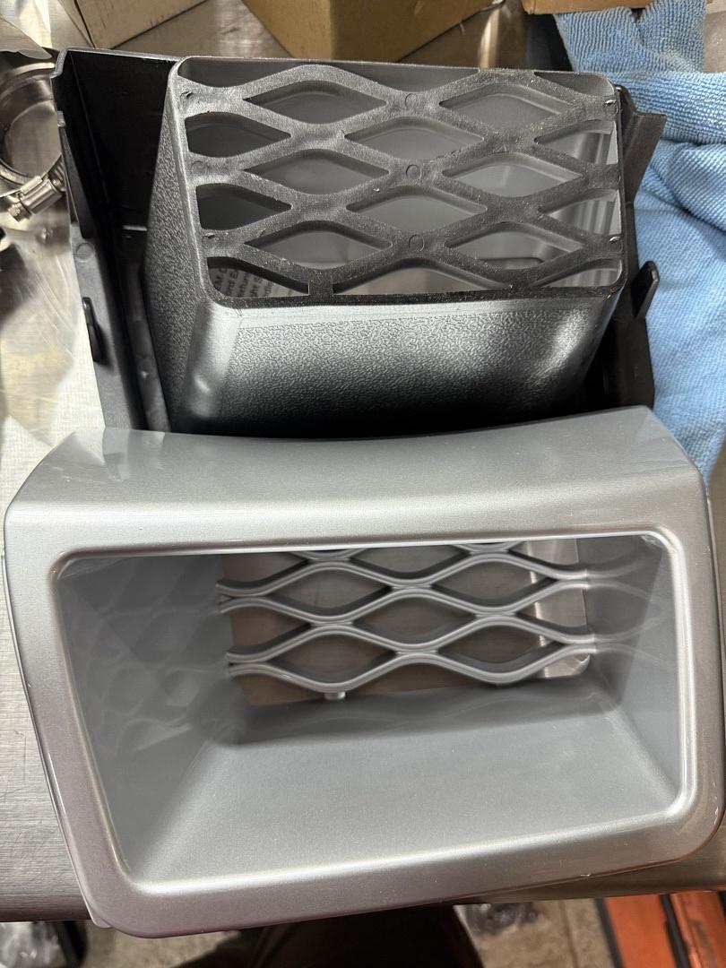 03-06 SS BUMPER GRAY AIR DUCTS PAIR