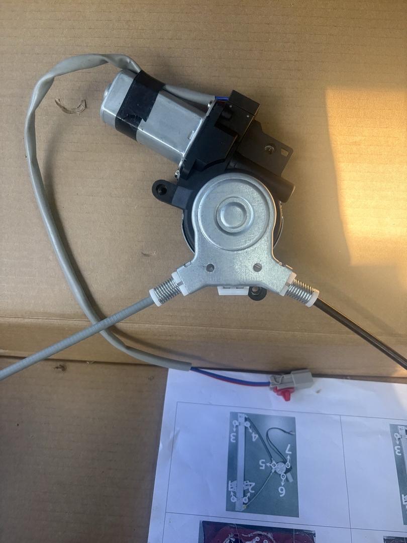 99-04 HONDA ODYESSY POWER FRONT RIGHT WINDOW REGULATOR W/MOTOR