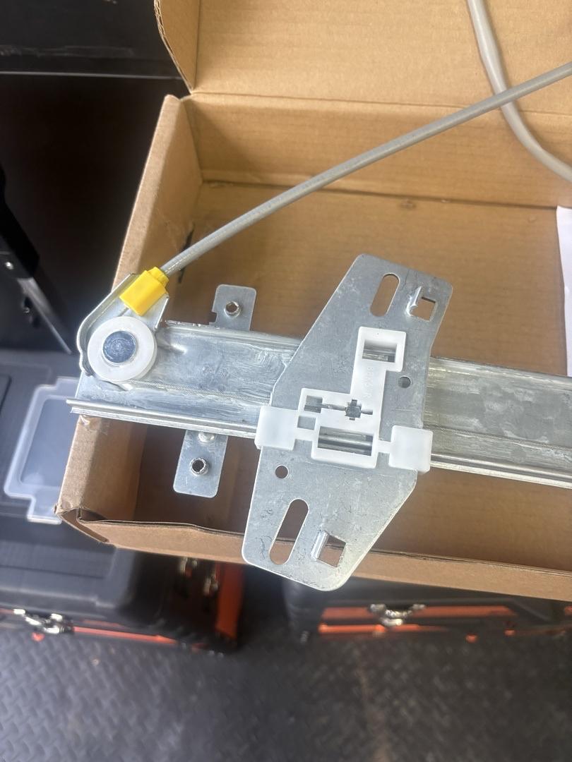 99-04 HONDA ODYESSY POWER FRONT RIGHT WINDOW REGULATOR W/MOTOR