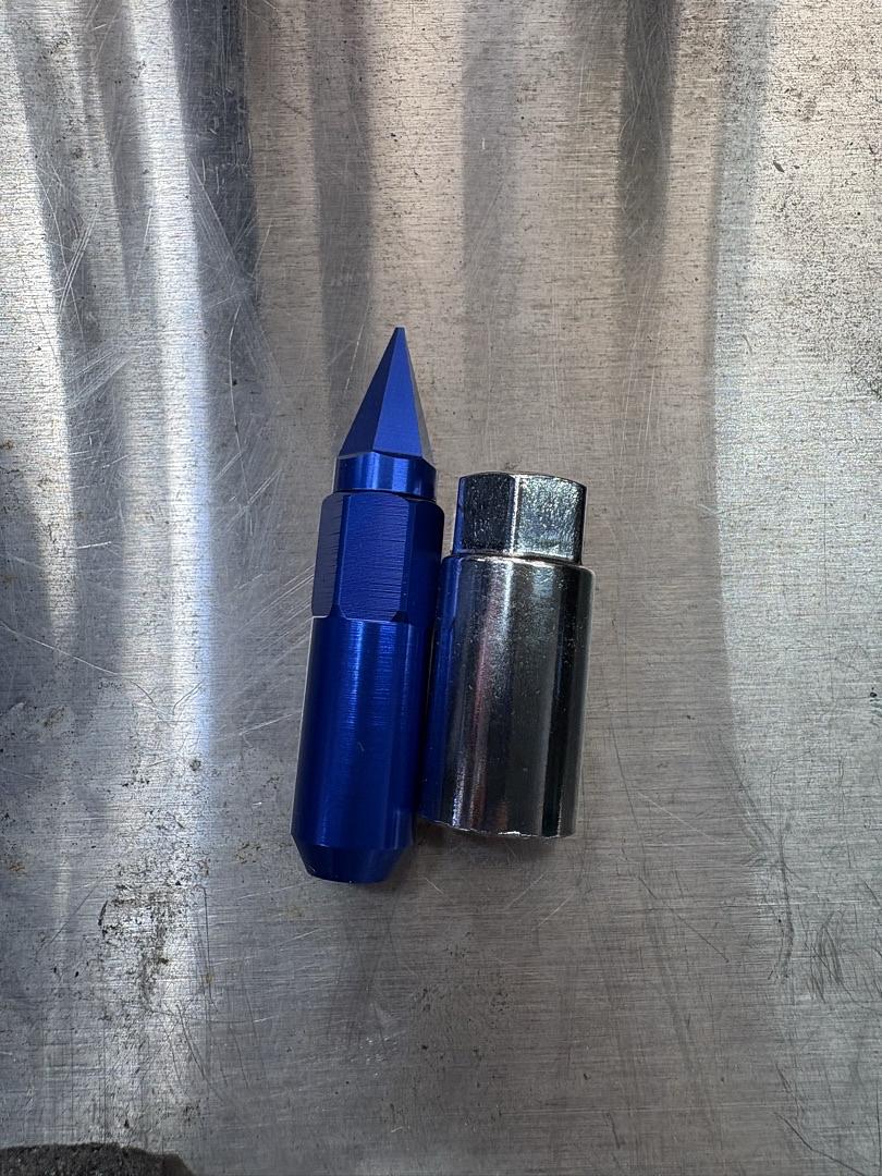 M12 X 1.5MM 20 PCS SPIKY ALUMINUM LUG NUTS UNIVERSAL BLUE