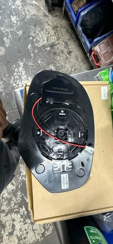 07-14 ESCALADE / 07-13 AVALANCHE / 07-13 SILVERADO / 07-14 SUBURBAN FACTORY OE STYLE RIGHT PASSENGE SIDE DOOR REAR VIEW MIRROR GLASS W/HEATER+LED TURN SIGNAL FACTORY OE STYLE RIGHT
