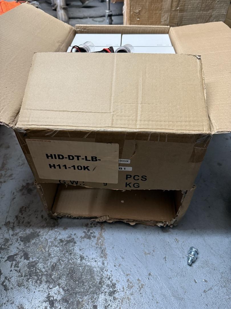 CASE OF 40 PAIRS H11 10000K HID BULBS ONLY