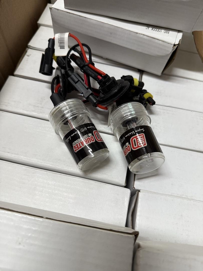 CASE OF 40PAIRS OF 880 10000 AC HID BULBS ONLY