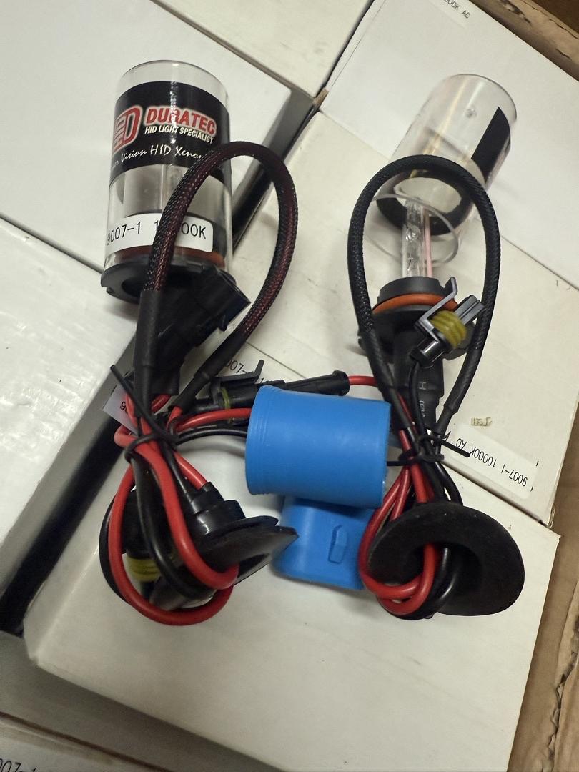 CASE OF 40 PAIRS OF 9007 10000K HID BULBS ONLY