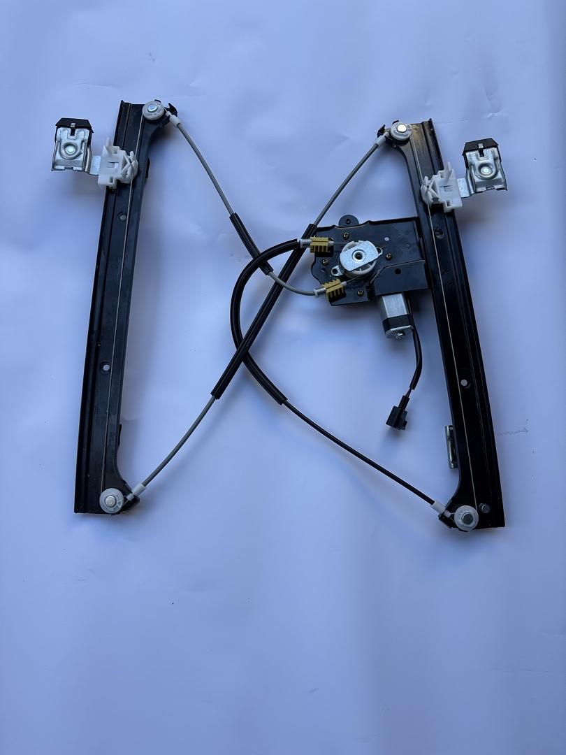 02-09 Chevy Trailblazer GMC Envoy Power Window Regulator w/Motor - Front Right Passenger Side