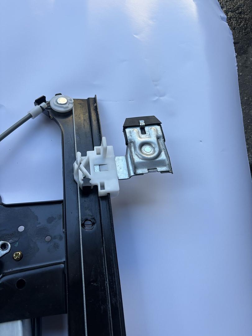 02-09 Chevy Trailblazer GMC Envoy Power Window Regulator w/Motor - Front Right Passenger Side