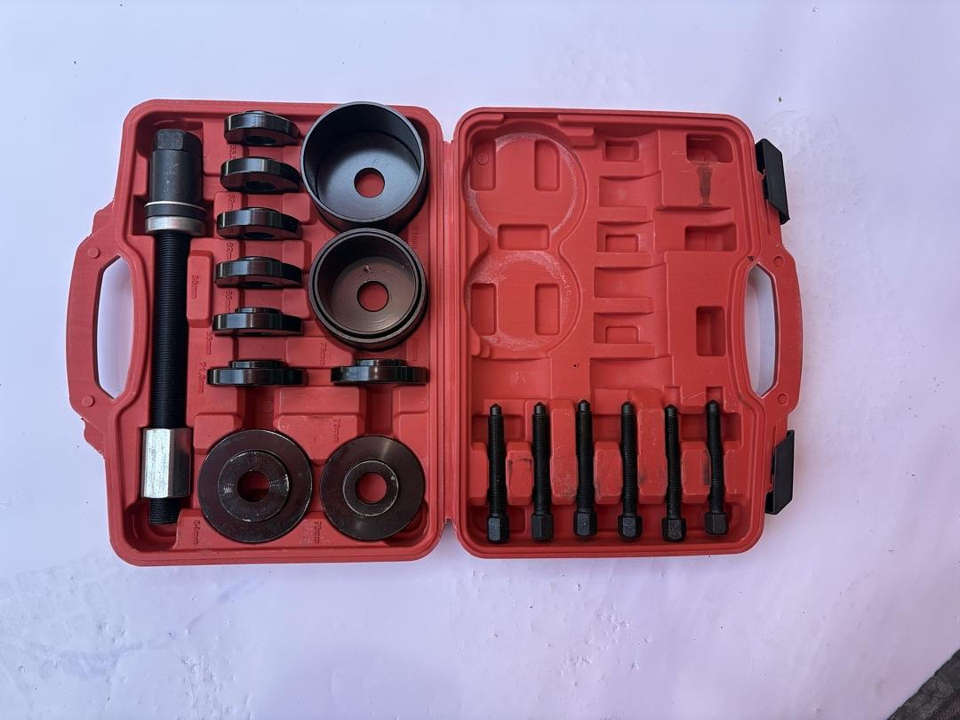 19pcs Front Wheel Bearing Press kit Bearing Puller Tools Wheel Drive Bearing Removal Tool Kit with Sliding Screws Univer