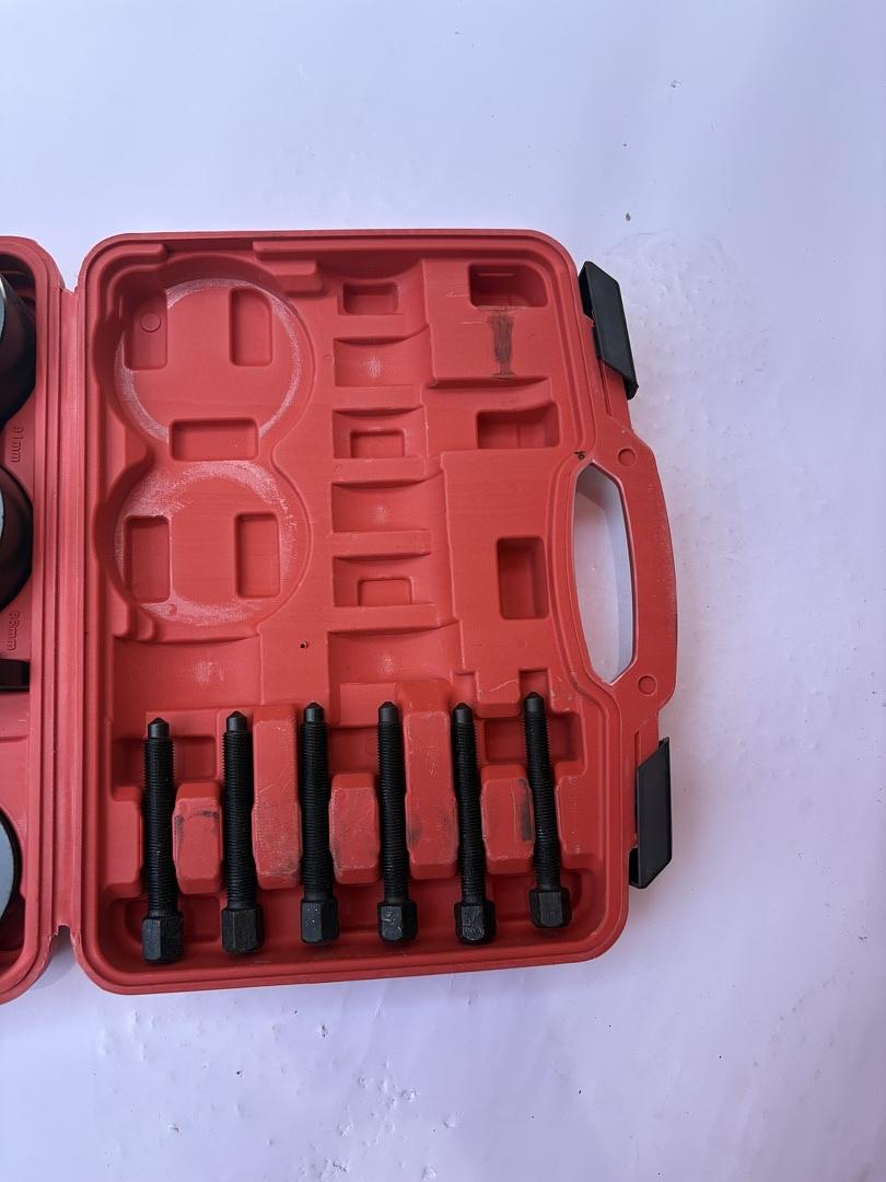 19pcs Front Wheel Bearing Press kit Bearing Puller Tools Wheel Drive Bearing Removal Tool Kit with Sliding Screws Universal Bushings Sleeves Storage Case
