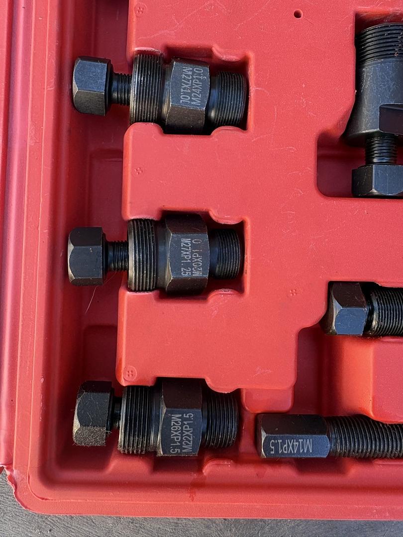 Motorcycle Flywheel Puller Set, Universal Flywheel Puller Set, Compatible with Yamaha, Honda, Suzuki, Kawasaki, Ducati, Red, Pack of 10