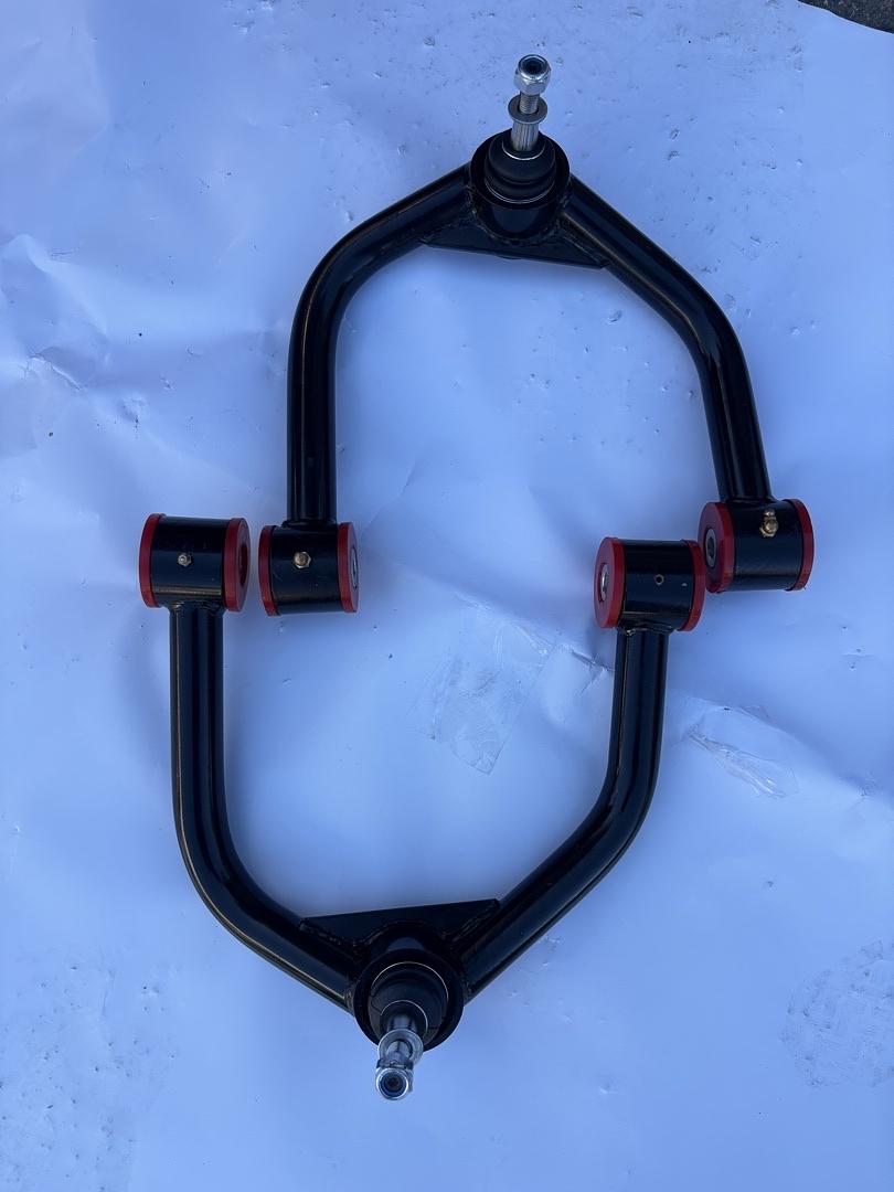 OB 04-23 Nissan Titan / 05-19 Nissan Armada 2-4” Lifted Upper Control Arm (Black)