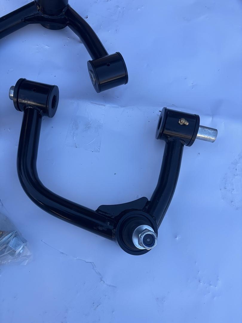 OB 05-22 Toyota Tacoma PreRunner 4WD 2-4 in. Lift Front Upper Control Arms (Black)