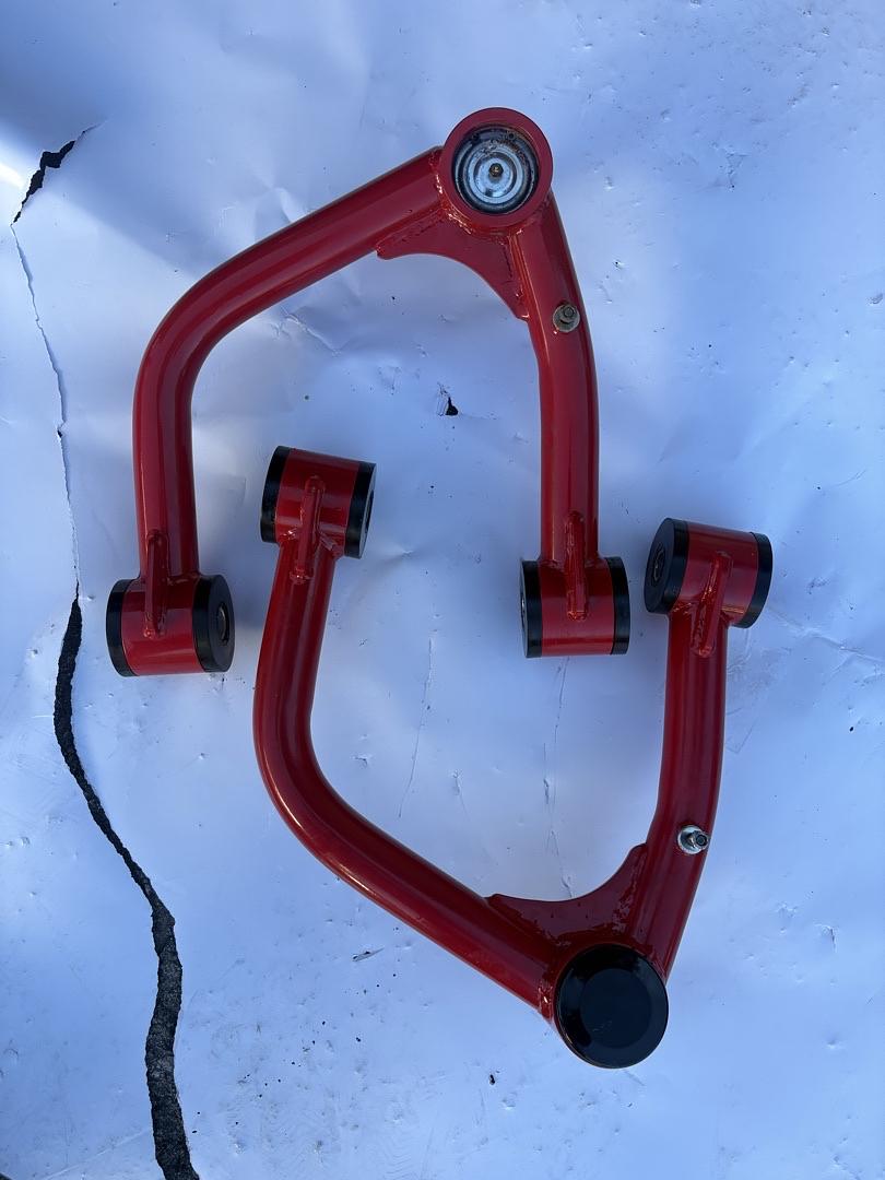 08-22 Toyota Sequoia, 07-21 Tundra  2-4 in. Lift Front Upper Control Arms (Missing One Cap)