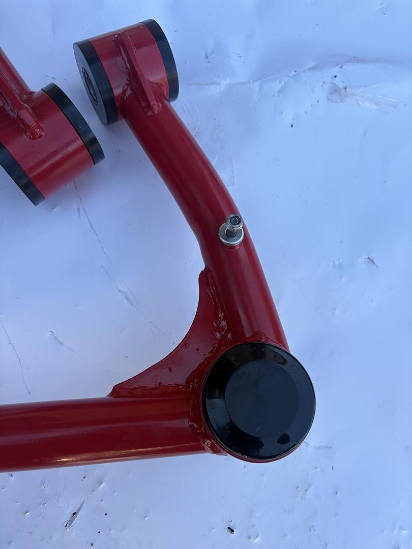 08-22 Toyota Sequoia, 07-21 Tundra  2-4 in. Lift Front Upper Control Arms (Missing One Cap)