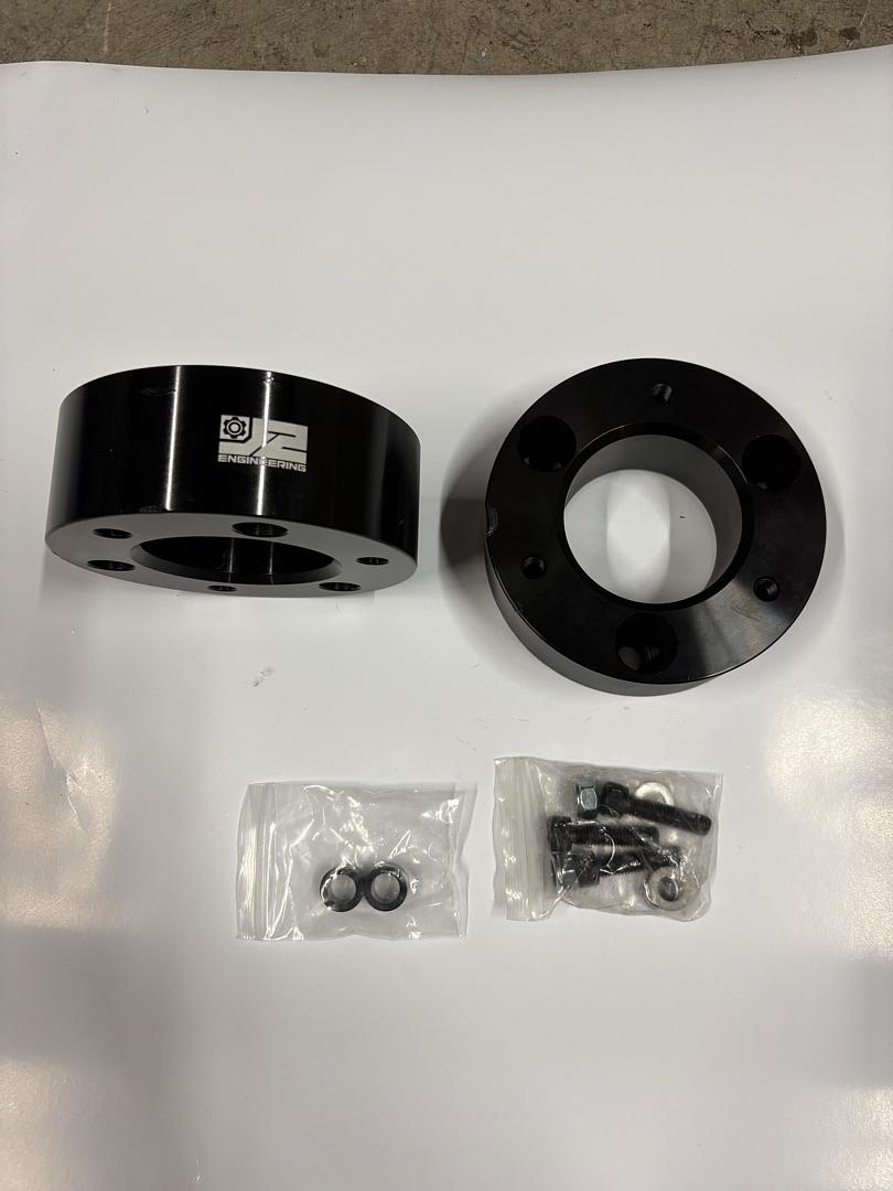 04-24 Nissan Titan/Armada 2pc 3.5in. Front Strut Top Mount Lift Spacers Kit