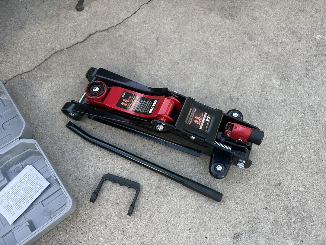 2.5 Ton Floor Jack [ A Variety of color options]Lifting Range 3.35 in.-15.16 in.