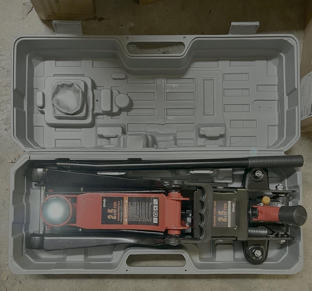 2.5 Ton Floor Jack [ A Variety of color options]Lifting Range 3.35 in.-15.16 in.