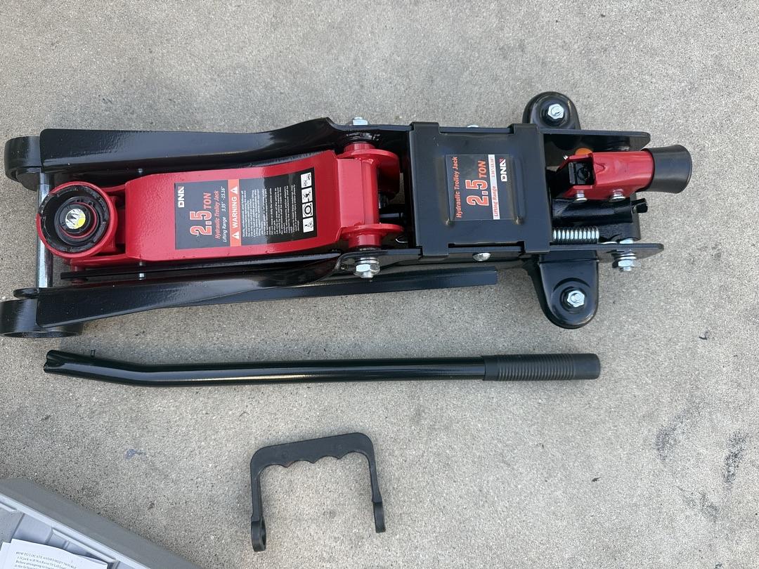 2.5 Ton Floor Jack [ A Variety of color options]Lifting Range 3.35 in.-15.16 in.