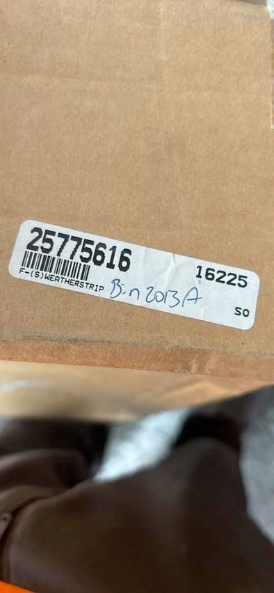 25775616 | GM 05-09 Chevy Envoy Front & Rear Side Door Upper Auxiliary Weatherstrip