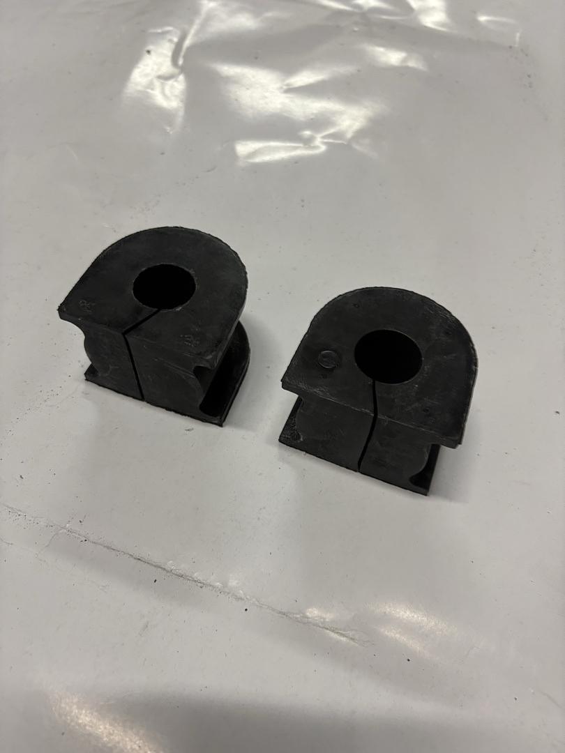 15873716 | 10-16 Cadillac SRX GM INSULATOR-RR ST (SLP-1) NEW OEM