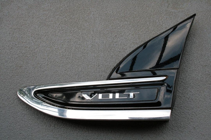 23282943 | 2011-2015 Chevy Volt left driver side fender molding
