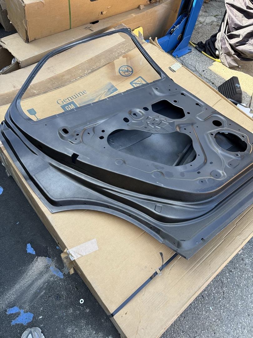 20902232 | Chevrolet Equinox 2010-2017 Left Rear Door Assembly