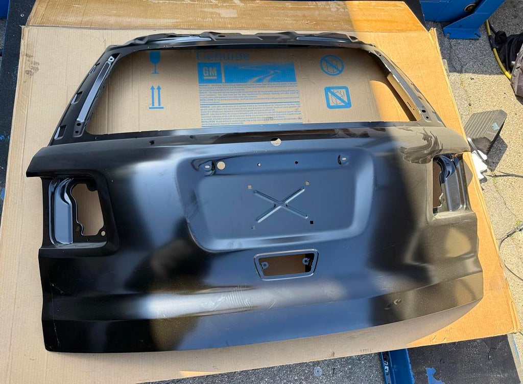 2007-2017 GMC Acadia tailgate door rear back side
