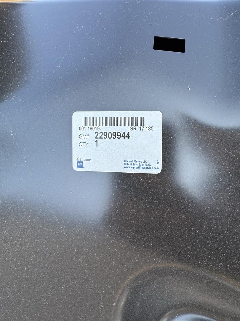 22909944 | 2007-2017 GMC Acadia tailgate door rear back side