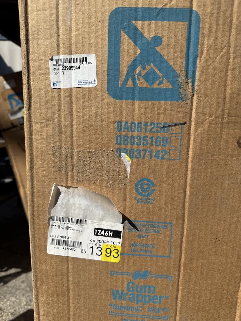 22909944 | 2007-2017 GMC Acadia tailgate door rear back side