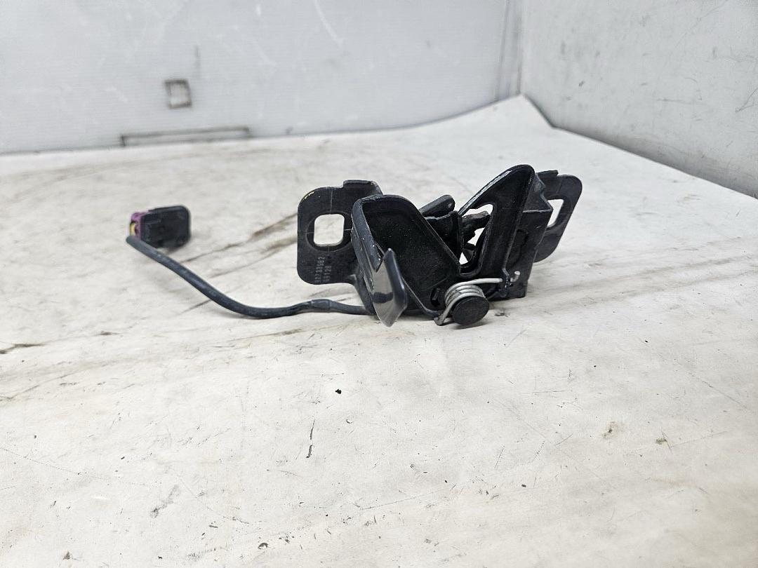 2010-2011 CAMARO SS OEM HOOD LATCH PRIMARY SECONDARY CATCH 92233982 10-11