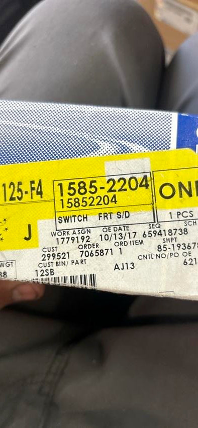 15852204 | Genuine GM Ebony Front Driver Side Door Window Switch