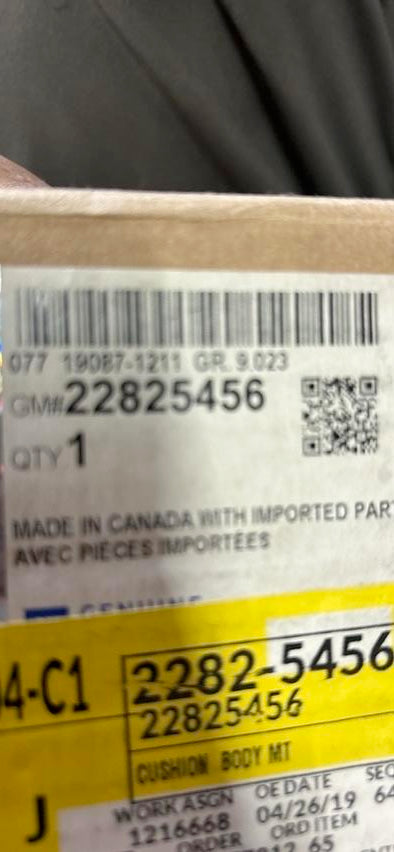 22825456 | OEM NEW 15-20 Cadillac Chevrolet GMC Front Engine Frame Mount Cushion