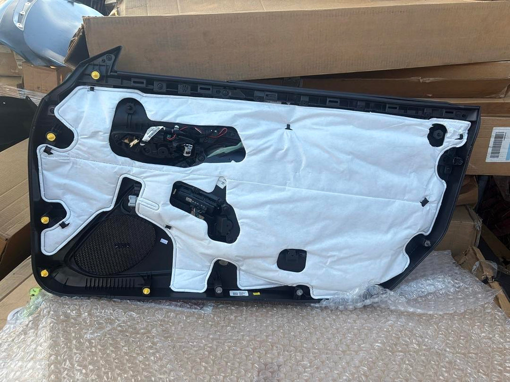 84418117 | GM# 2019-2021 Chevrolet Camaro LT1/SS Driver Side Interior Door Panel