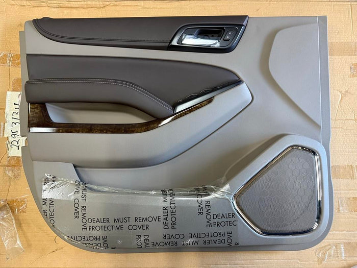 22953134 | 2015-2020 chevy tahoe / suburban Left driver side inner door panel w/ buttons