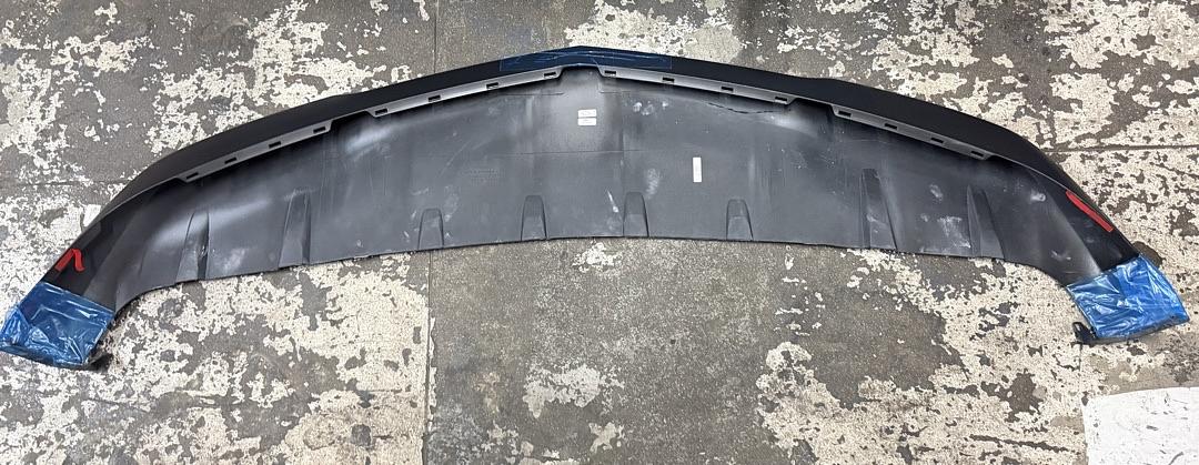 92207425 | OB- 10–13 CHEVY CAMARO FRONT BUMPER COVER OEM