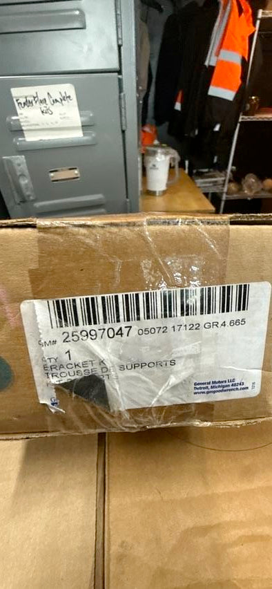 25997047 | GM Bracket Kit, Rear Brake Caliper