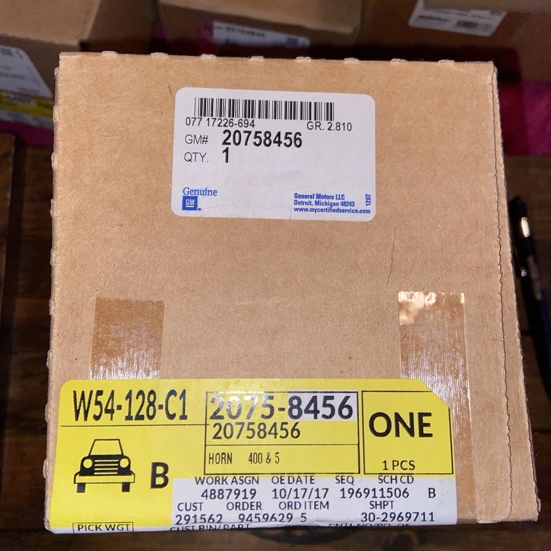 20758456 | Genuine OEM GM Dual Horn Assembly new#84501932 fits 10-15 Cadillac SRX
