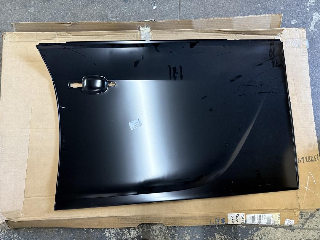 13286647 | 2011 - 2017 buick regal Driver Side Front Door Outer Panel