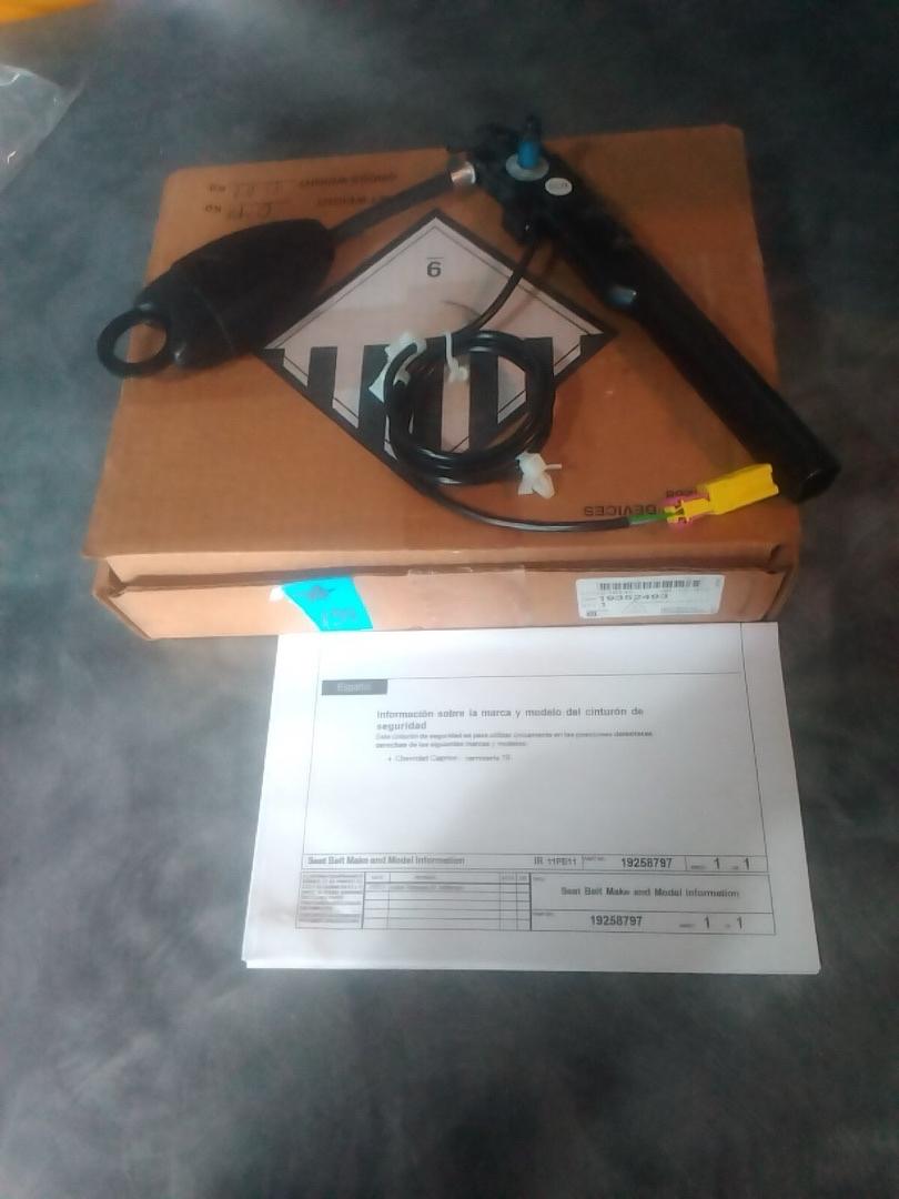 19352493 | GM OEM 2011-12 Chevy Caprice Onyx Passenger Seat Belt Tensioner Kit