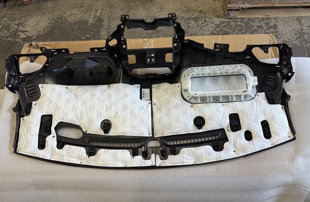 4261989 | 2016 - 2020 chevrolet spark instrument panel / dash board