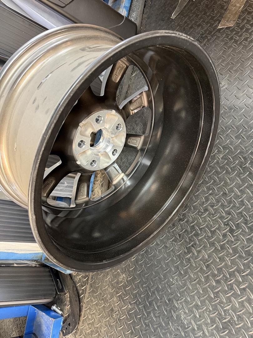 09597874 | 08-09 CADILLAC CTS OEM 18x8.5 inch FSK 9 spoke OPT P75 RIM ORIGINAL FACTORY ALLOY
