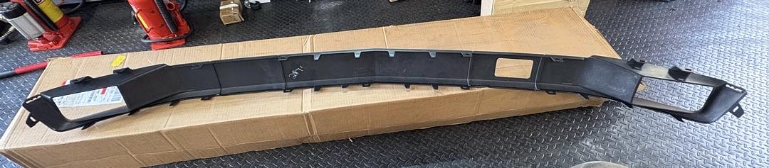 23243961 | Front Lower Bumper Molding Trim Fits 15-20 Chevrolet Suburban/ tahoe