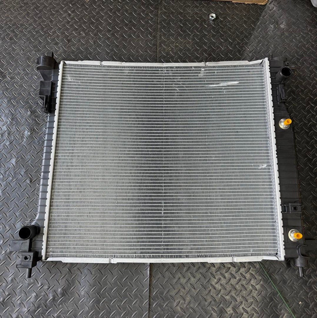 23428314 | Radiator Aluminum For 2010 2011 2012 -2016 Cadillac SRX Saab 9-4X 3.0 3.6L