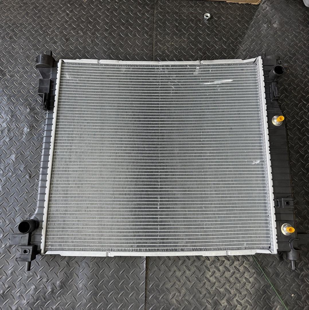 23428314 | Radiator Aluminum For 2010 2011 2012 -2016 Cadillac SRX Saab 9-4X 3.0 3.6L