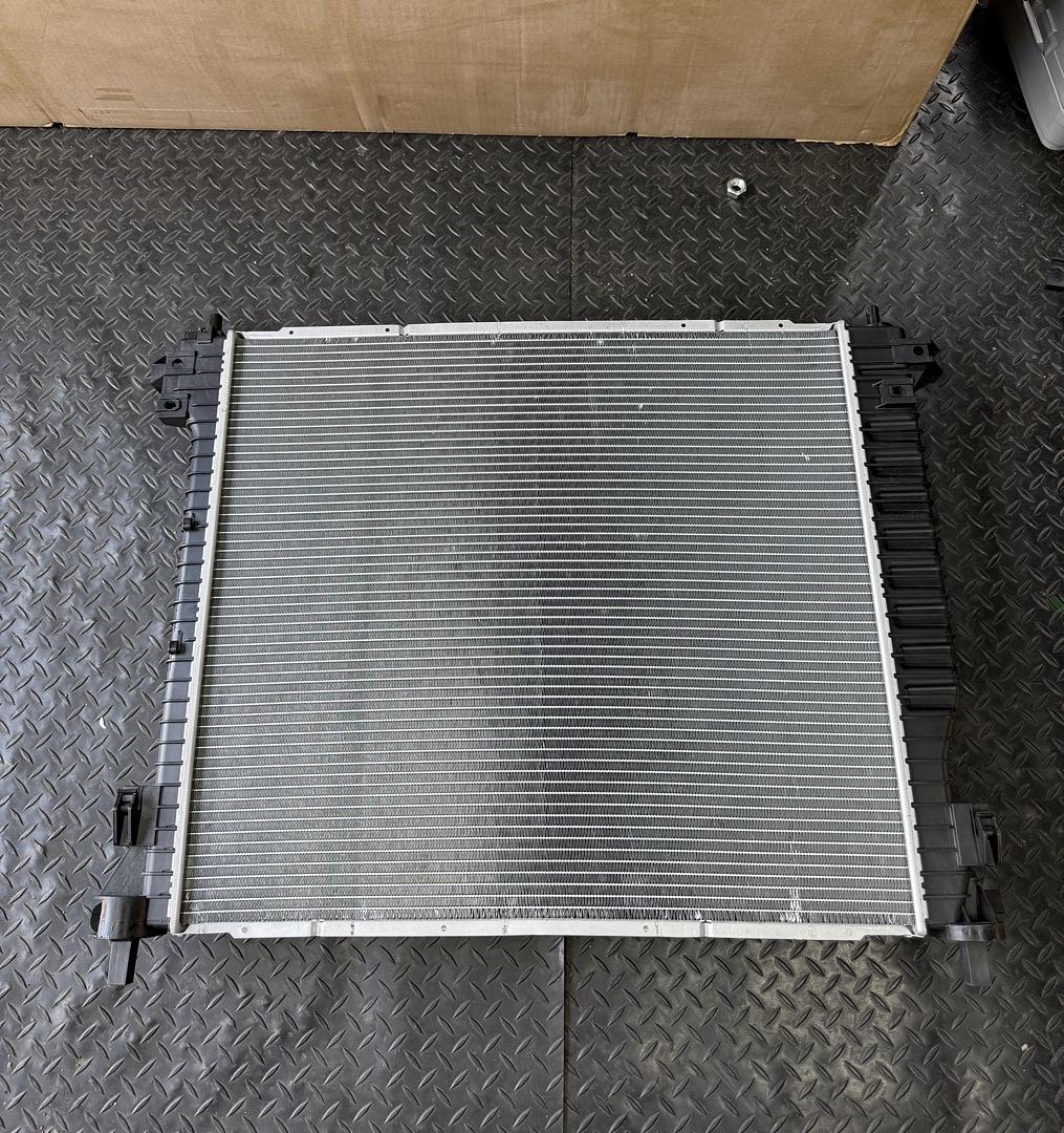 23428314 | Radiator Aluminum For 2010 2011 2012 -2016 Cadillac SRX Saab 9-4X 3.0 3.6L