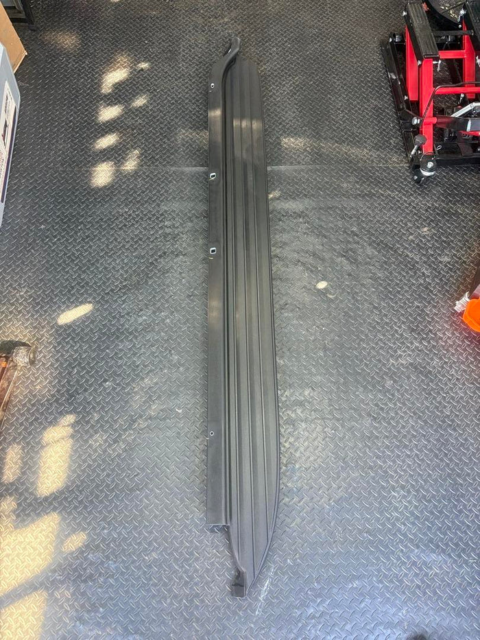 15914674 | GM# 07-14 Chevy Tahoe OEM GM Driver Side Door Running Board (No Brackets)