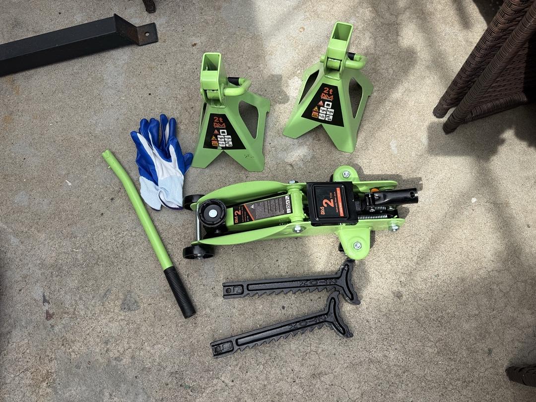 PM PERFORMOTOR 2 TON HYDRAULIC TROLLEY FLOOR JACK