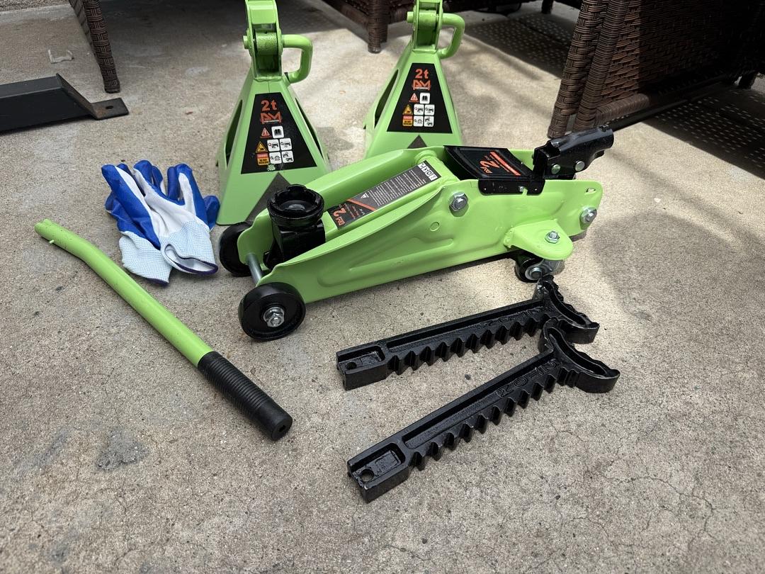 PM PERFORMOTOR 2 TON HYDRAULIC TROLLEY FLOOR JACK