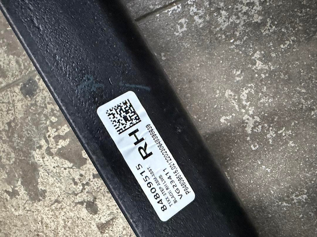 84809516 | 21-25 Chevy Suburban / Cadillac escalade Black OEM running boards right passenger side only